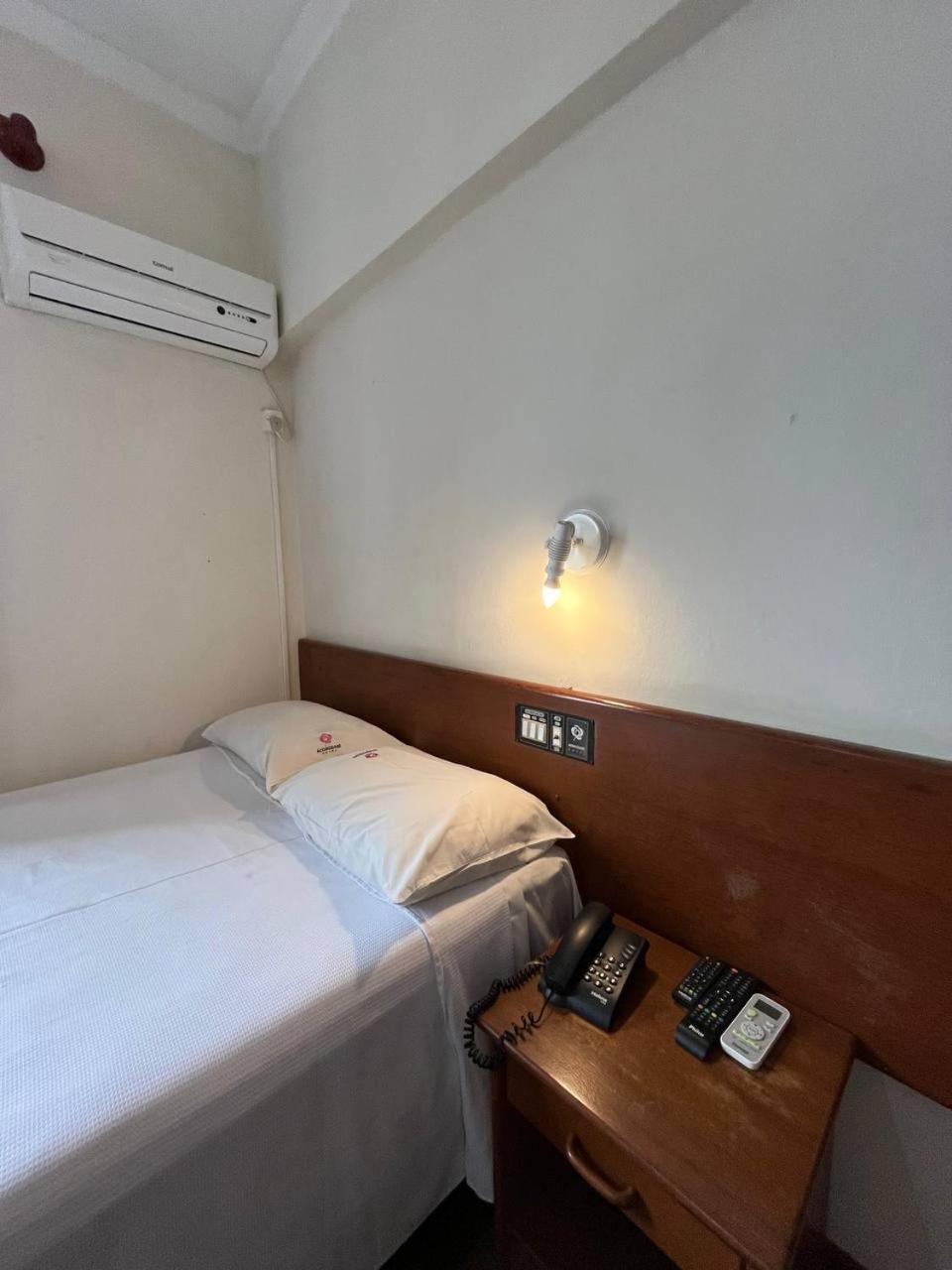 Tubarão Acomodare Hotel- Sob Nova Direcao מראה חיצוני תמונה